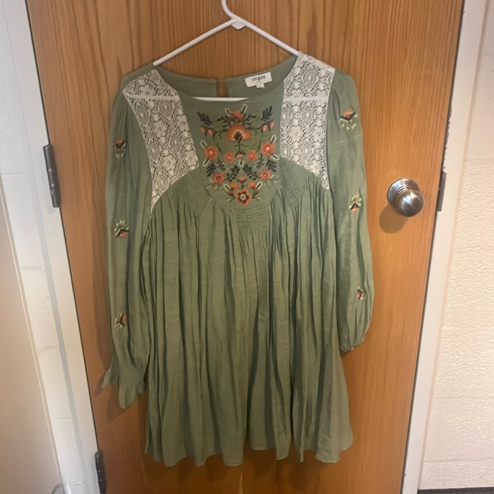 Short green dress